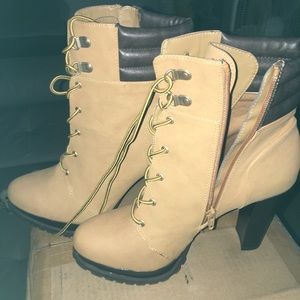 JLo Boots Sz9